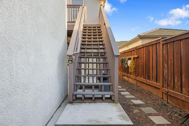 2555 Morgan St, Oakdale, CA 95361