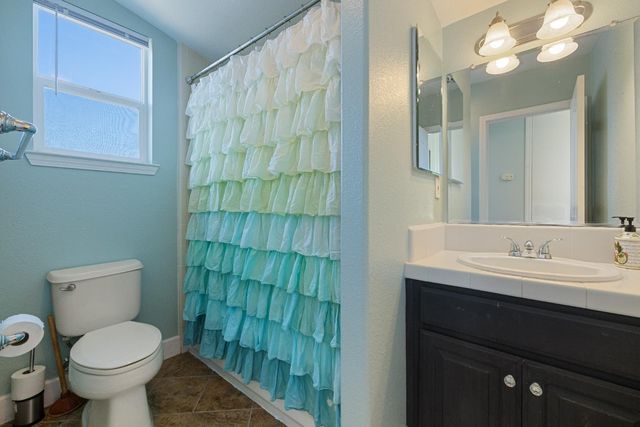 2555 Morgan St, Oakdale, CA 95361