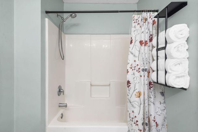 1135 W Broad Street, Republic, MO 65738