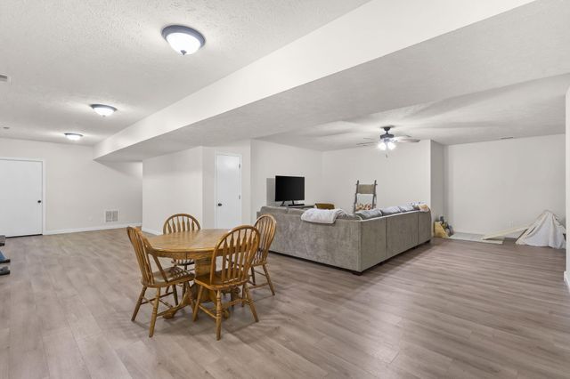 1135 W Broad Street, Republic, MO 65738