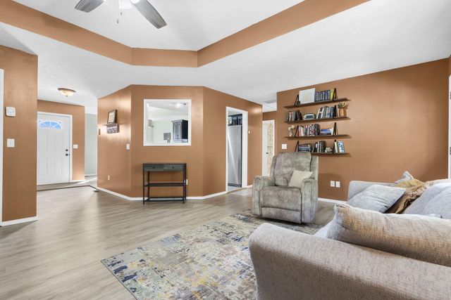 1135 W Broad Street, Republic, MO 65738