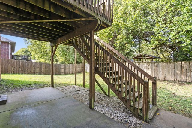 1135 W Broad Street, Republic, MO 65738