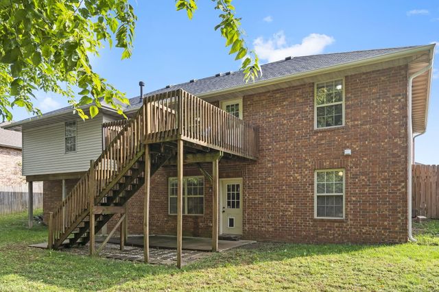 1135 W Broad Street, Republic, MO 65738