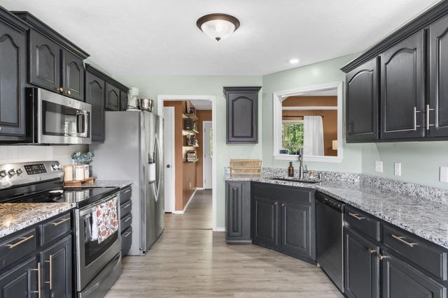 1135 W Broad Street, Republic, MO 65738