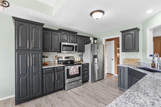 1135 W Broad Street, Republic, MO 65738