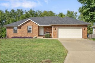 1135 W Broad Street, Republic, MO 65738