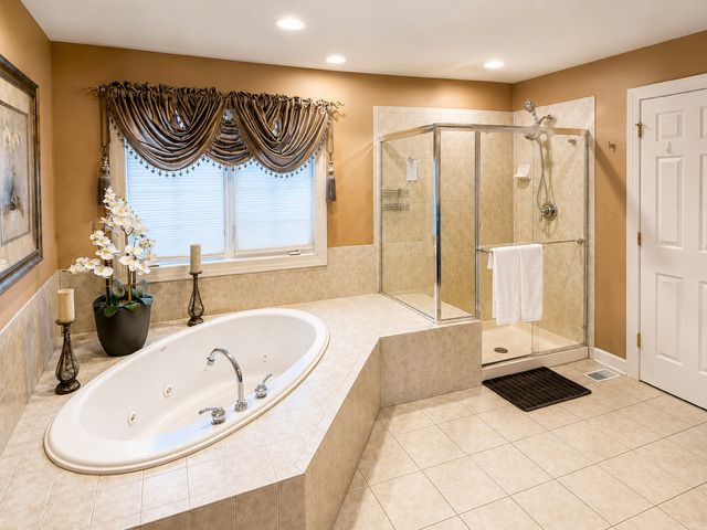 11 Harrington Court, Hawthorn Woods, IL 60047