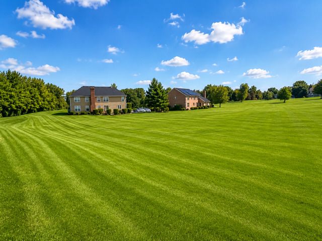 11 Harrington Court, Hawthorn Woods, IL 60047