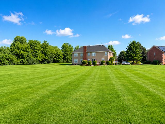 11 Harrington Court, Hawthorn Woods, IL 60047