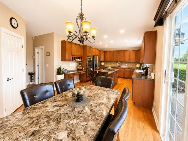 11 Harrington Court, Hawthorn Woods, IL 60047