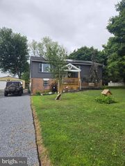 128 DEER DR, Jonestown, PA 17038