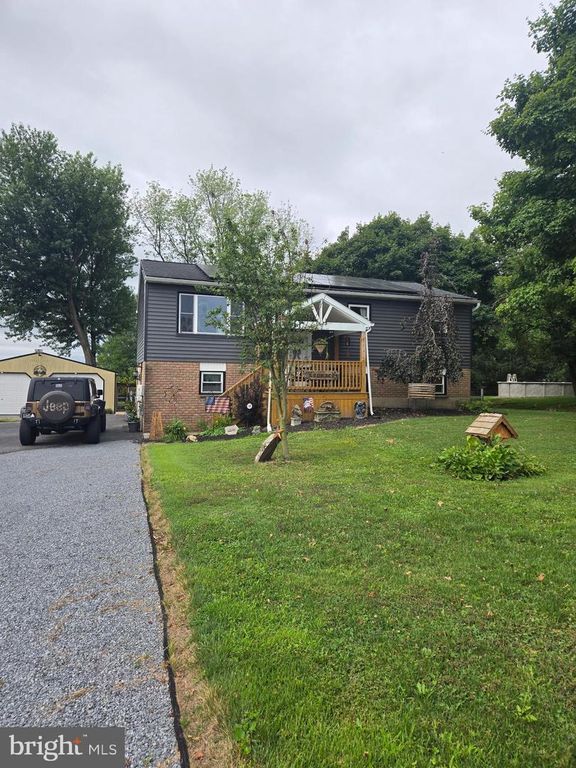 128 DEER DR, Jonestown, PA 17038