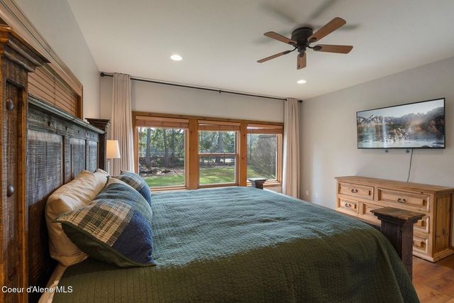 1268 E Woodstone Ct, Hayden, ID 83835