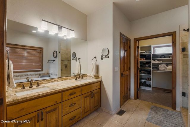 1268 E Woodstone Ct, Hayden, ID 83835