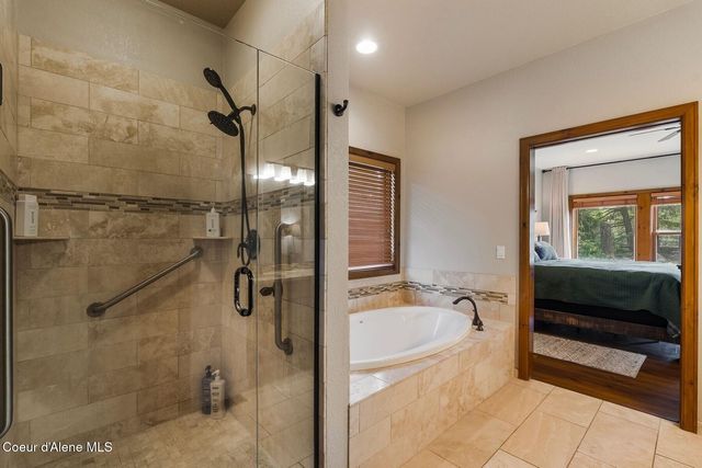 1268 E Woodstone Ct, Hayden, ID 83835