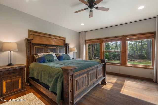 1268 E Woodstone Ct, Hayden, ID 83835