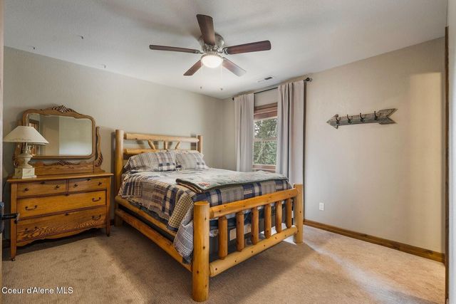 1268 E Woodstone Ct, Hayden, ID 83835