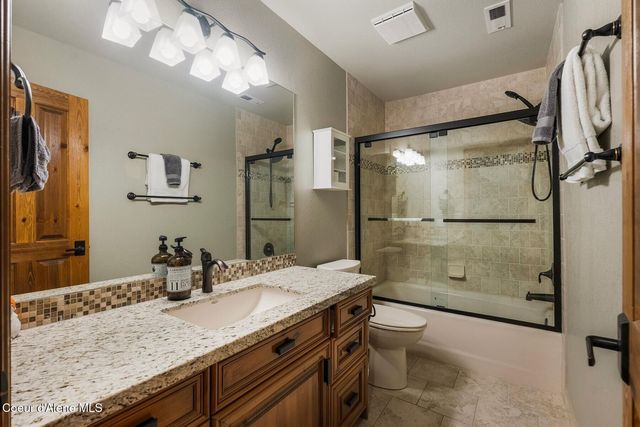 1268 E Woodstone Ct, Hayden, ID 83835