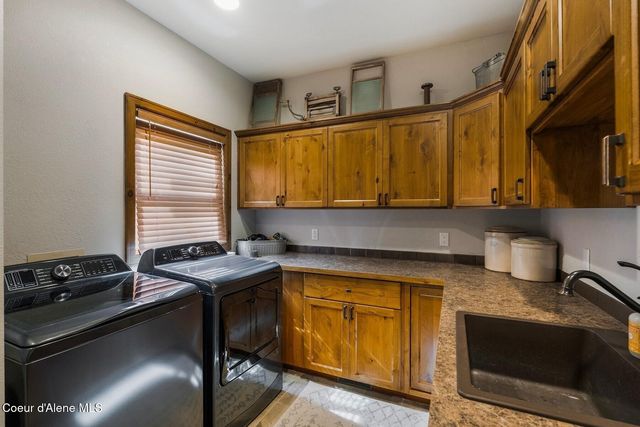 1268 E Woodstone Ct, Hayden, ID 83835