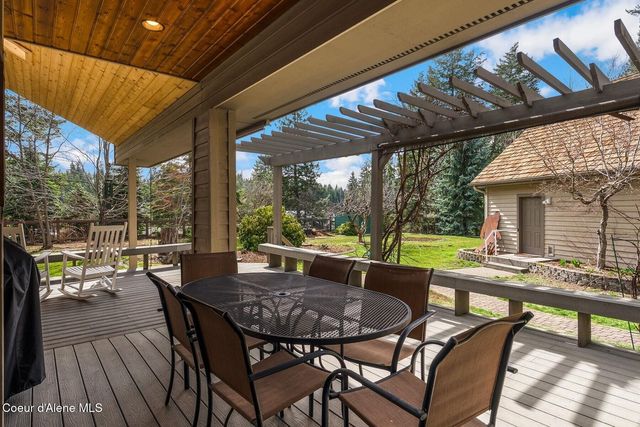 1268 E Woodstone Ct, Hayden, ID 83835