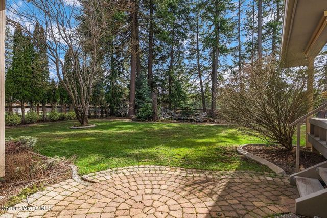 1268 E Woodstone Ct, Hayden, ID 83835