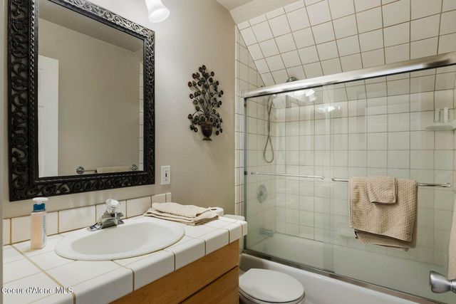 1268 E Woodstone Ct, Hayden, ID 83835