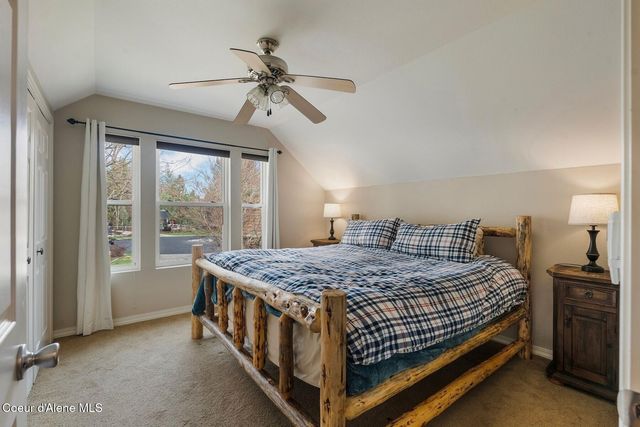 1268 E Woodstone Ct, Hayden, ID 83835