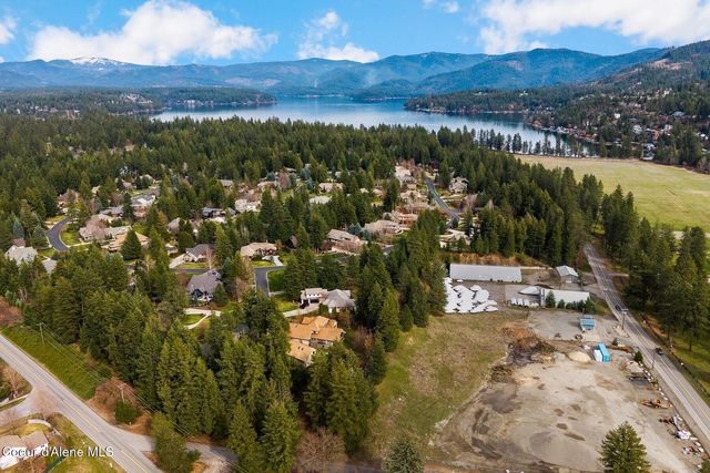 1268 E Woodstone Ct, Hayden, ID 83835