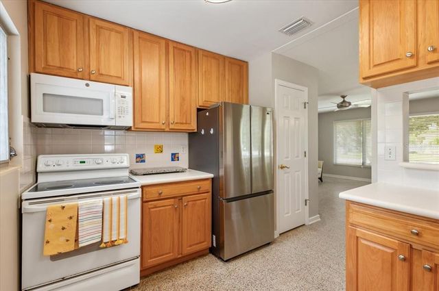 912 HAMPTON ROAD, Nokomis, FL 34275