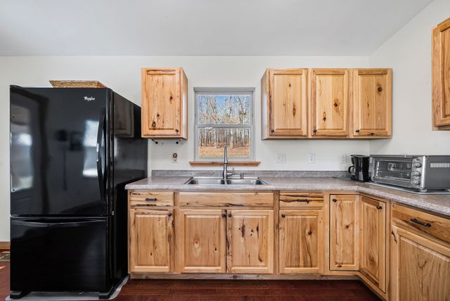 959 Herman Adams Rd, Cumberland City, TN 37050