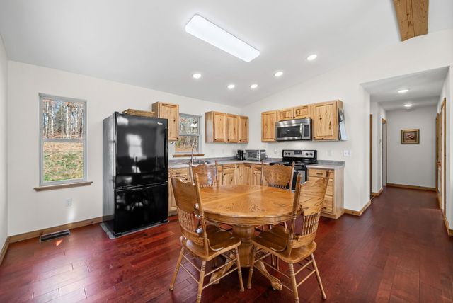 959 Herman Adams Rd, Cumberland City, TN 37050