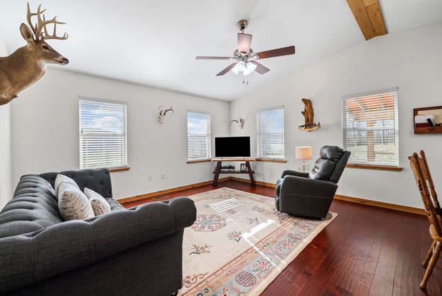 959 Herman Adams Rd, Cumberland City, TN 37050