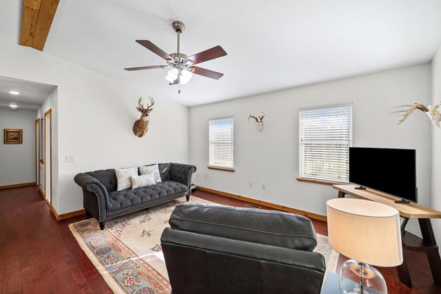 959 Herman Adams Rd, Cumberland City, TN 37050