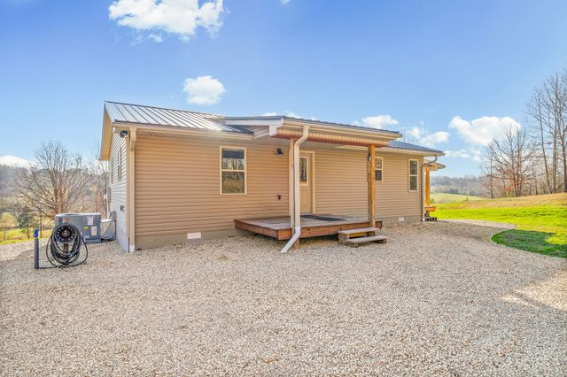 959 Herman Adams Rd, Cumberland City, TN 37050