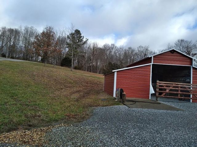 959 Herman Adams Rd, Cumberland City, TN 37050