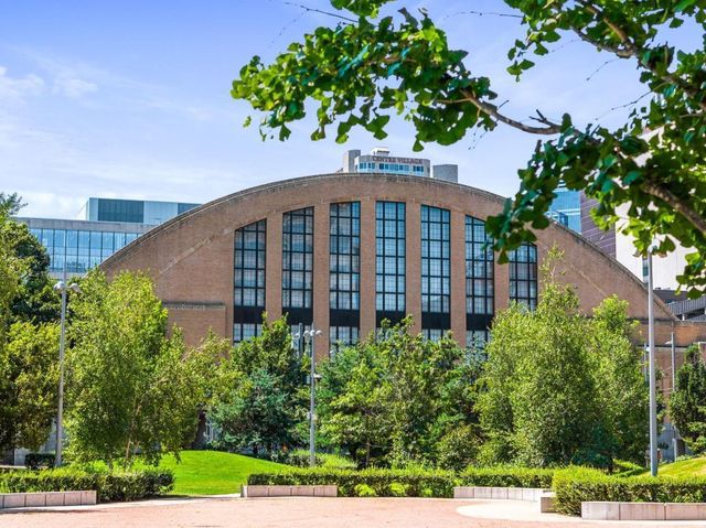 929 Portland Ave 907, Minneapolis, MN 55404