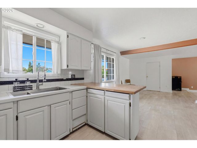 5636 Se 83RD Ave, Portland, OR 97266