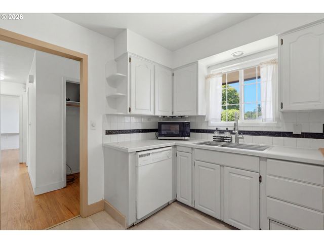 5636 Se 83RD Ave, Portland, OR 97266