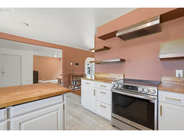 5636 Se 83RD Ave, Portland, OR 97266