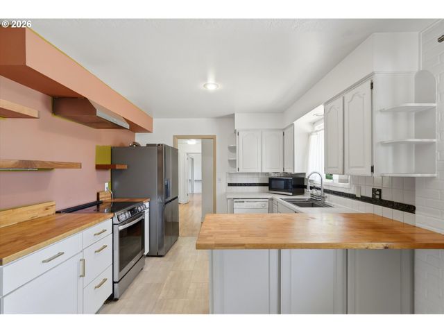 5636 Se 83RD Ave, Portland, OR 97266