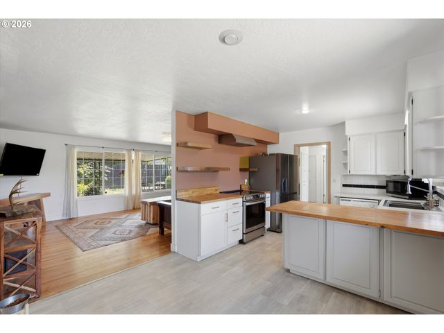 5636 Se 83RD Ave, Portland, OR 97266