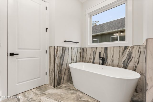 171 Tsuhdatsi Way, Loudon, TN 37774