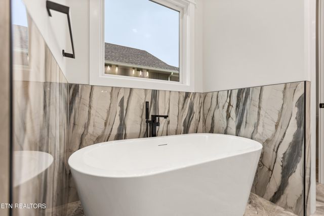 171 Tsuhdatsi Way, Loudon, TN 37774