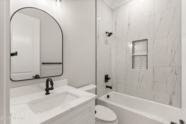 171 Tsuhdatsi Way, Loudon, TN 37774