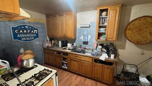 3006 Chamoune, San Diego, CA 92105