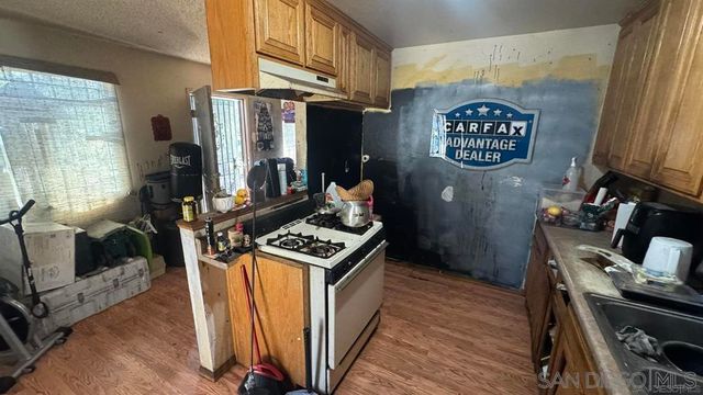 3006 Chamoune, San Diego, CA 92105