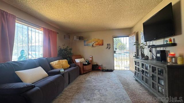 3006 Chamoune, San Diego, CA 92105