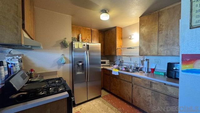 3006 Chamoune, San Diego, CA 92105