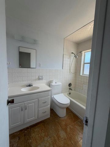 4250 NE 12th Avenue, Pompano Beach, FL 33064