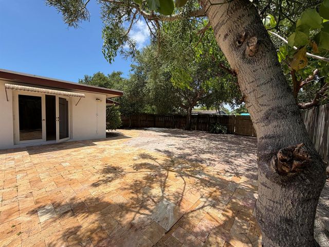 4250 NE 12th Avenue, Pompano Beach, FL 33064